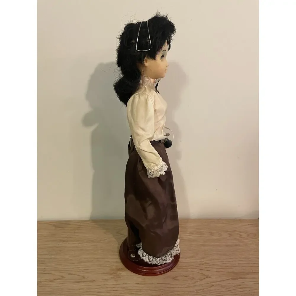 VTG 1981 A&H Bell System Telephone Operator Pioneers of America Doll w Stand